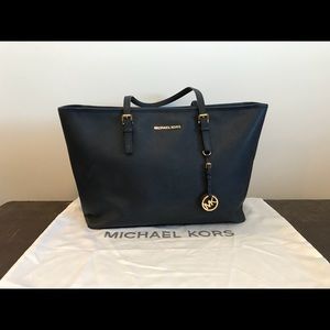 Michael Kors Jet Set Tote Navy